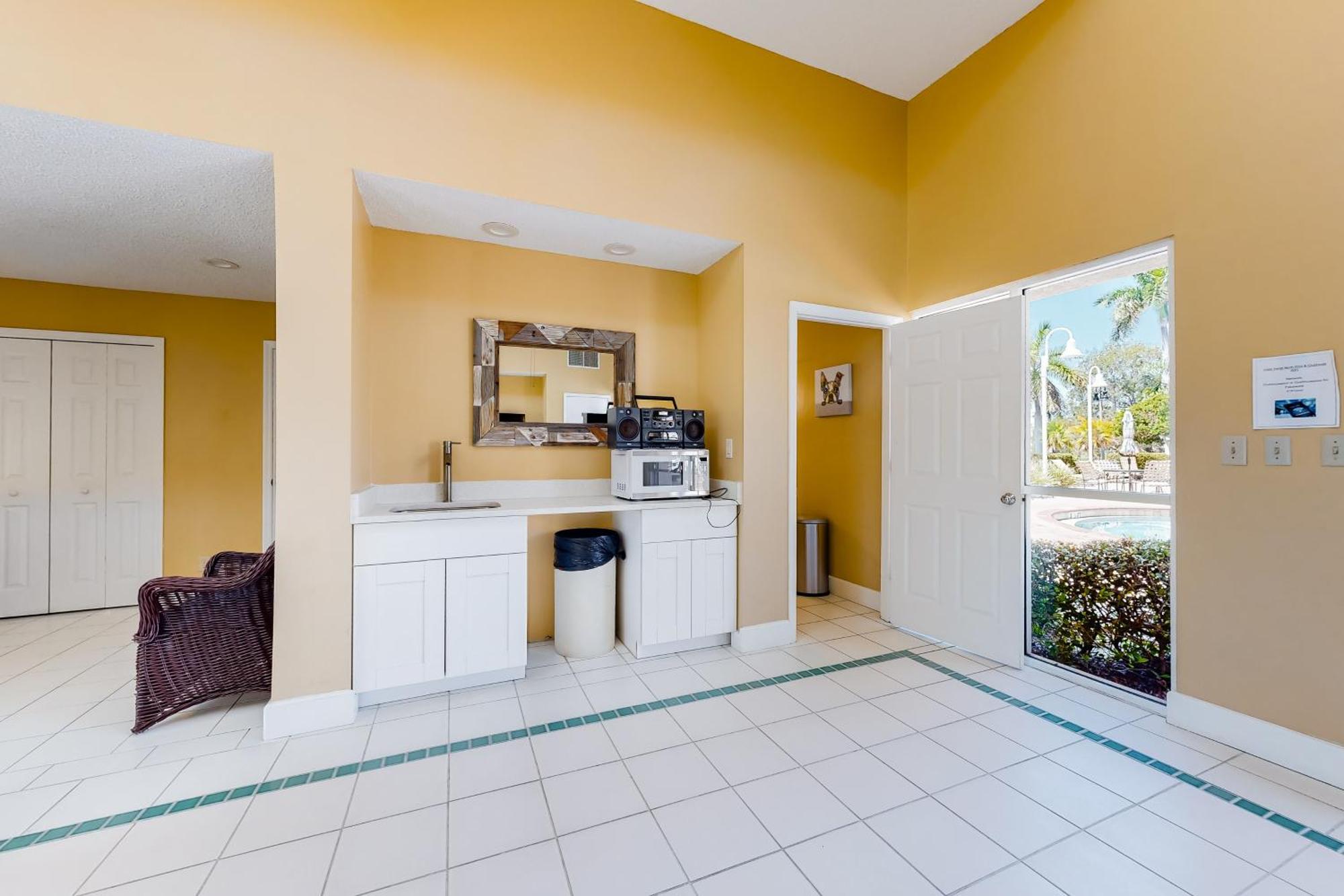Appartamento Sea And Tee St. Petersburg Esterno foto